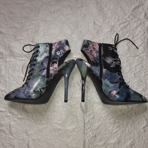 Steve Madden high heel shoes